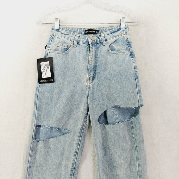 NEW PrettyLittleThing Light Blue Wash Thigh Rip Distressed Split Hem Jeans P614 - Picture 4 of 10